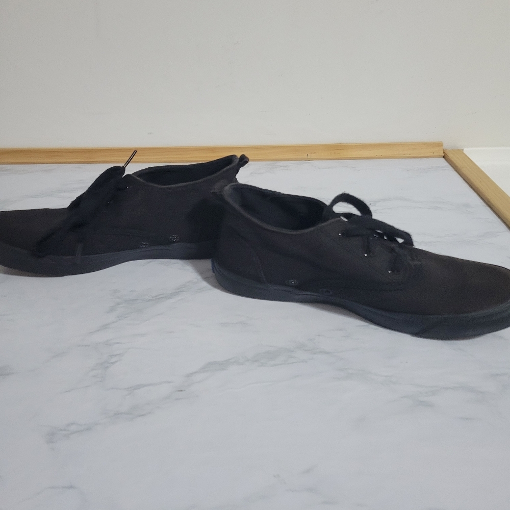 Keds Black Sneakers, Size 8 - Picture 5 of 6